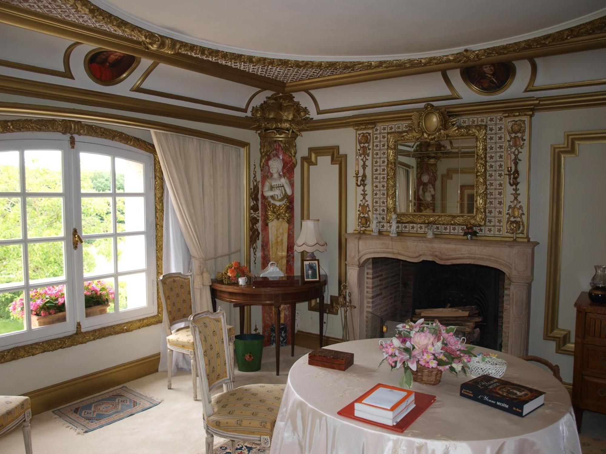 Bed and Breakfast Le Petit Manoir Des Bruyeres Villefargeau Exteriér fotografie